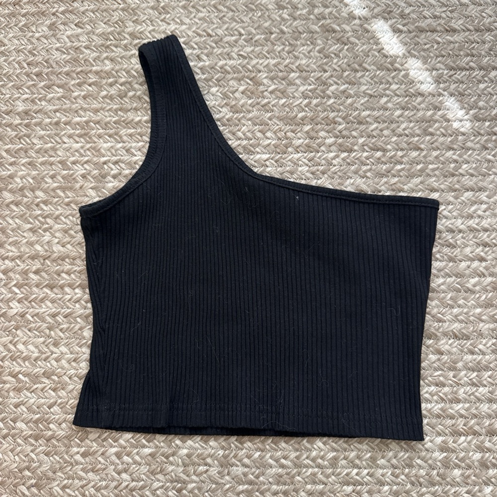 Black One-Shoulder Ribbed Top